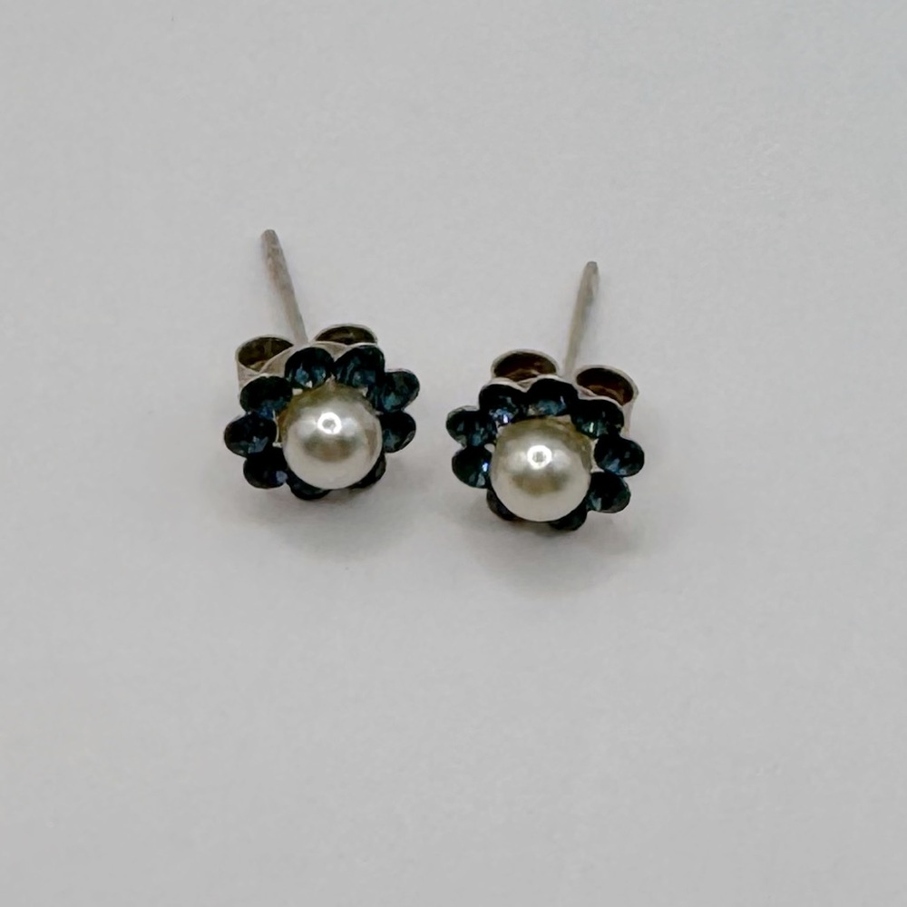 VINTAGE Pearl & Crystal Flower Earrings - Picture 7 of 9